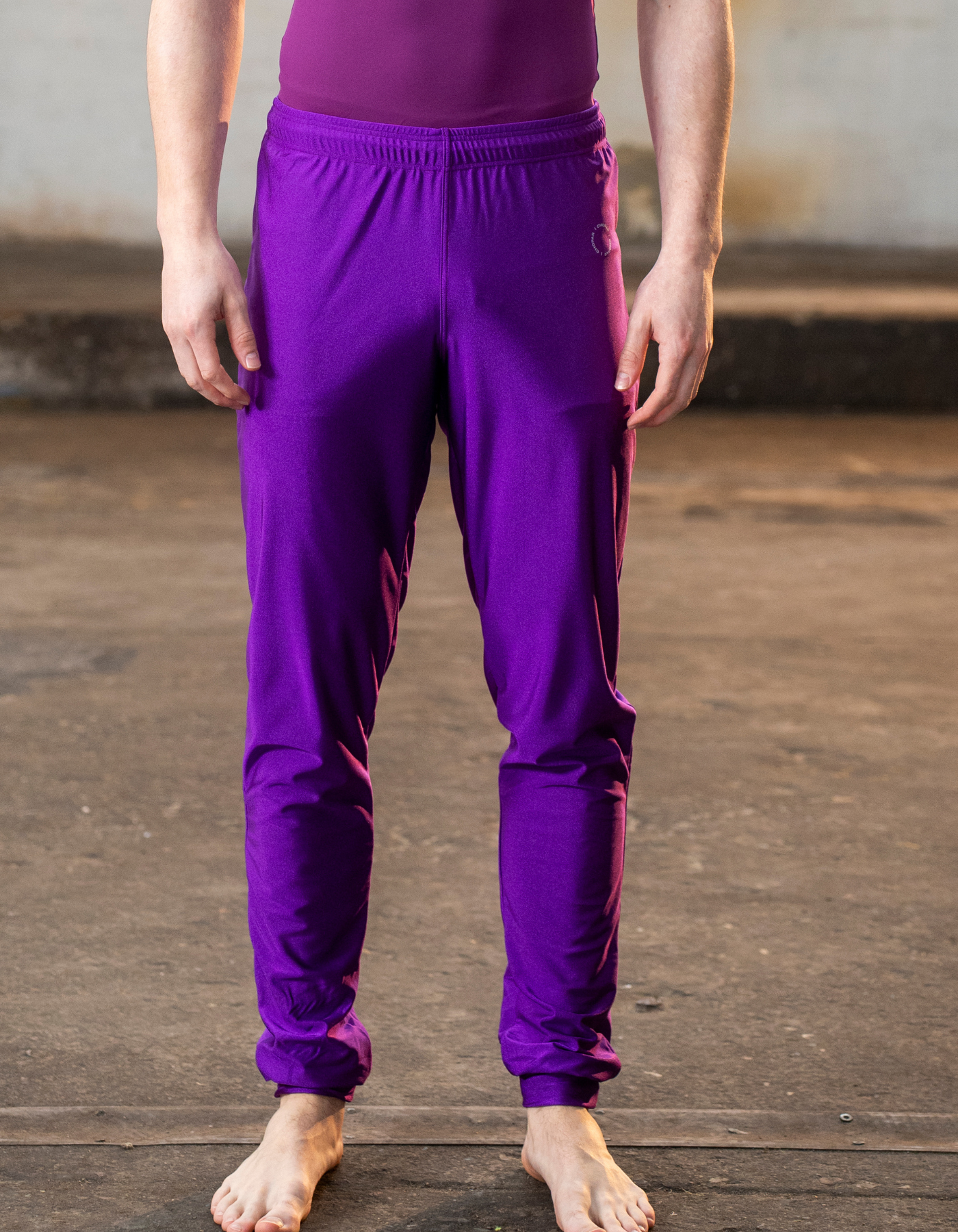 Miesten housut I 300091A100 I Maa jalkojemme alla